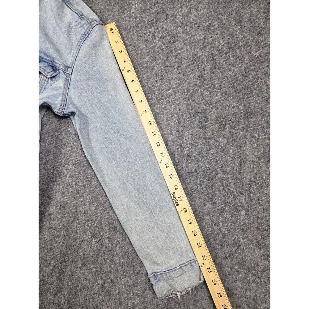 Levis Denim Trucker Jacket Mens M Blue Light Wash Frayed Hem Trucker